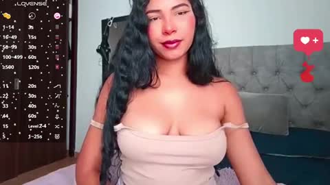 emily_rosse9 online show from November 14, 4:29 pm