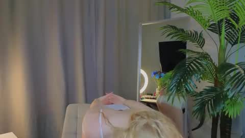 emily shepard online show from November 10, 2:28 am