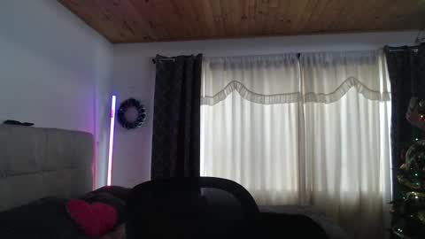 Emily  Swan online show from December 20, 4:57 pm