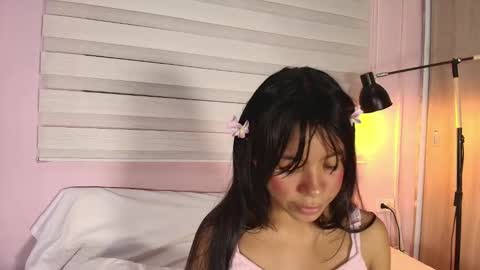 Snapshot of emily_sweett12 chatting on September 30, 12:33 pm Emily online show from September 30, 12:33 pm