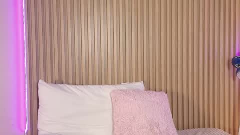 Emily online show from February 9, 12:40 pm