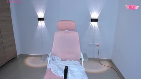 Emi online show from March 11, 11:04 pm