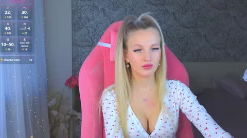 emilydancee online show from December 18, 5:59 am