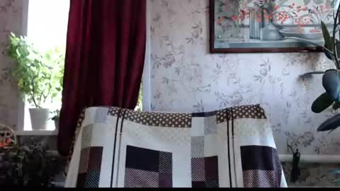 EmilyDoth online show from June 17, 8:26 am