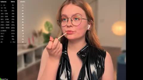 Emily  online show from November 28, 2:09 pm