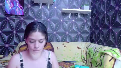 EMELY online show from December 3, 9:39 pm