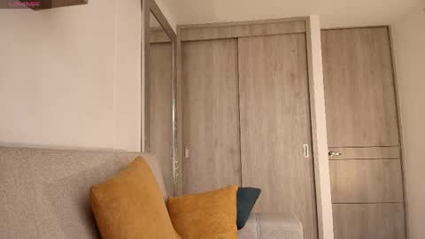 Emily online show from April 15, 12:39 pm