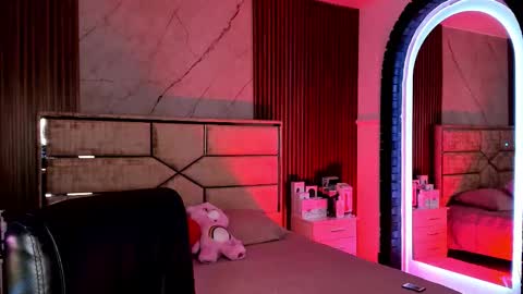 Snapshot of emilyhendrix_ chatting on October 18, 8:32 pm Emily Hendrix online show from October 18, 8:32 pm