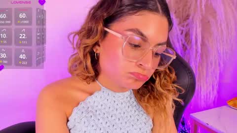 Emilyjonnes  online show from June 6, 7:03 am