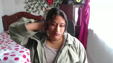 Snapshot of emilylove14 chatting on December 27, 7:35 pm Emily Cortez online show from December 27, 7:35 pm