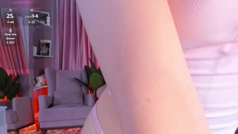 Snapshot of emilyrighter chatting on December 29, 9:17 am Hey i am  Emily     am -  pm online show from December 29, 9:17 am