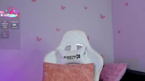 Snapshot of emilyrive chatting on October 5, 9:42 pm Emily online show from October 5, 9:42 pm