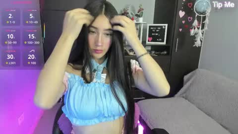 Snapshot of emilytafur chatting on October 22, 7:08 pm Emy online show from October 22, 7:08 pm