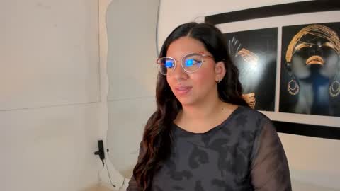 emilyy_cooperr online show from November 18, 12:06 pm