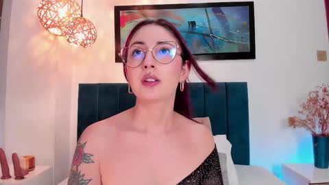 Emilyy Watson online show from September 11, 12:33 am