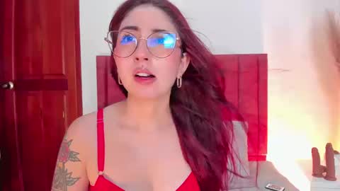 Emilyy Watson online show from September 12, 12:44 am