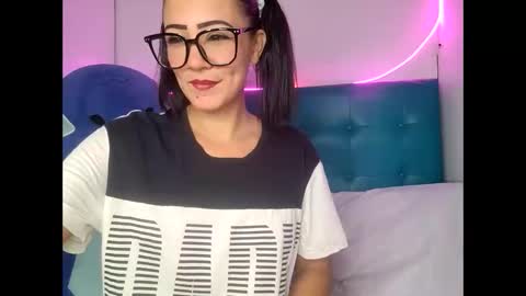 L i a    time online 7am - 1pm Gtm-5  online show from February 12, 12:34 am