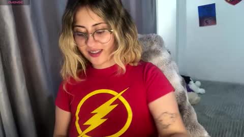 Snapshot of emma__bell_ chatting on October 20, 2:42 pm Emma Is here online show from October 20, 2:42 pm