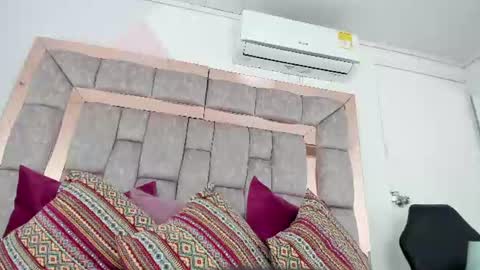 Emma Castillo online show from June 20, 8:56 pm