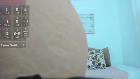 Snapshot of emma_castilloo chatting on January 31, 10:21 pm Emma Castillo online show from January 31, 10:21 pm