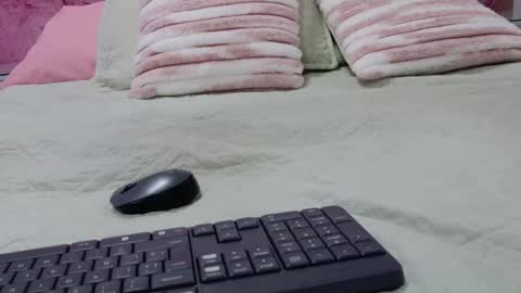 Emma online show from March 25, 3:01 am