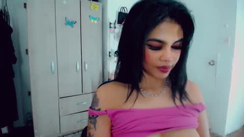 emma online show from October 26, 12:06 am