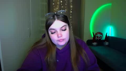 Eva online show from December 18, 1:49 pm