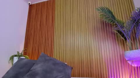 E M M A online show from February 8, 8:40 am