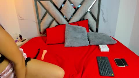 Emma online show from October 3, 11:32 pm