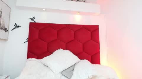 Emma 3 online show from March 4, 1:17 pm