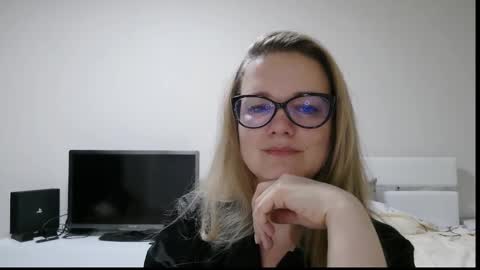 emma_misty_ online show from February 13, 8:10 pm