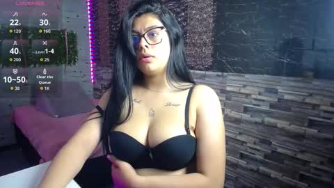 emma_petit07 online show from December 15, 8:36 pm