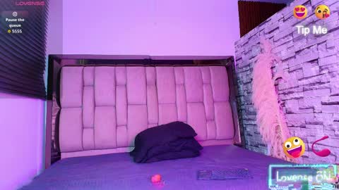 Emma Smith online show from April 4, 8:07 pm