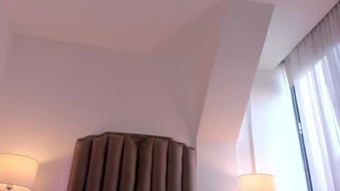 Snapshot of emma_torres__ chatting on March 10, 12:38 pm Ema online show from March 10, 12:38 pm