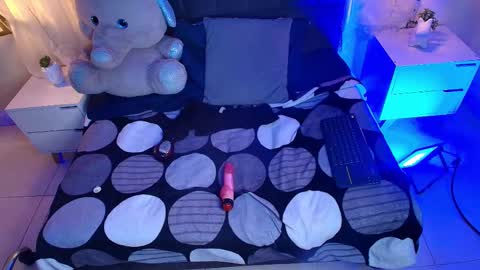 EMMA  online show from February 20, 6:19 am