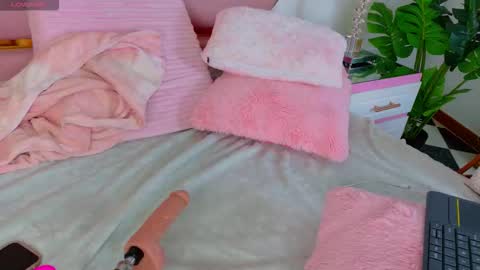 Welcome Im yosein  Your love is my passion activate it with your tips and enjoy with me online show from October 28, 12:05 am