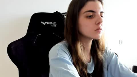 Emma online show from April 5, 1:10 pm