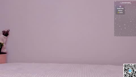 Emmelie online show from September 20, 6:50 pm