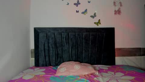 Emmie online show from April 14, 10:54 pm