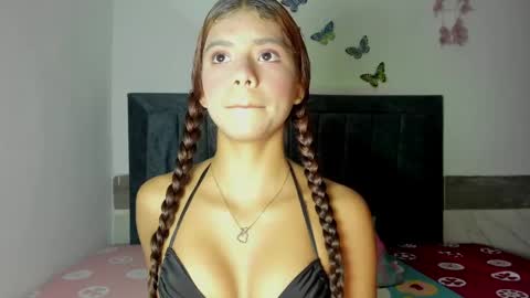 Emmie online show from April 4, 11:14 pm