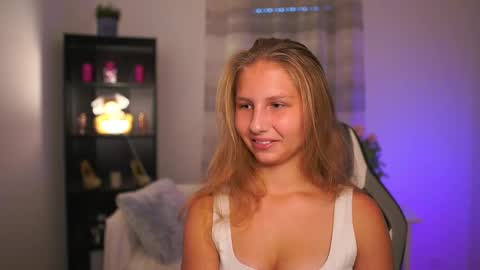 Emmie online show from November 2, 2:09 pm