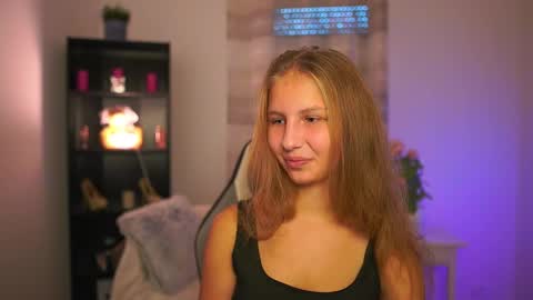 Emmie online show from October 29, 2:31 pm