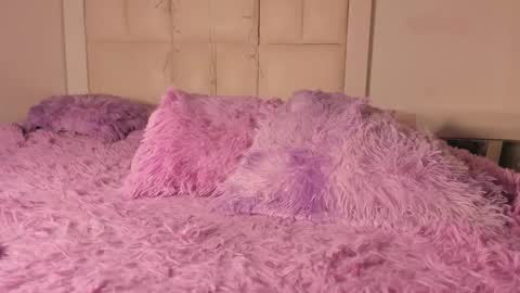 emmily_evans_ online show from October 31, 12:42 pm