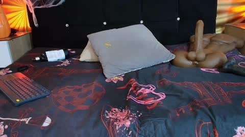 Emmily keller online show from October 11, 2:42 pm