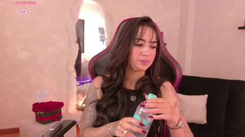 Emmy Evans  online show from January 8, 8:24 pm