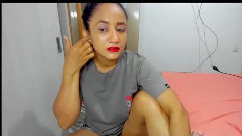 emperatriztapia online show from November 4, 1:54 am