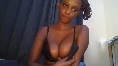 empress_emma online show from April 12, 8:39 am