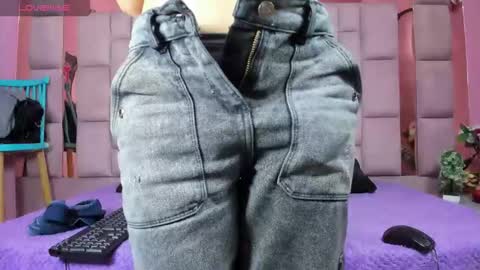 emy_latin online show from January 14, 9:20 pm