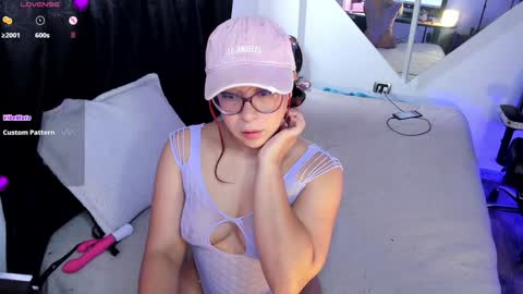 Im Emily would you like to help me reach 100  online show from December 28, 6:40 pm