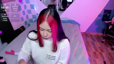 Im Emily would you like to help me reach 100  online show from January 28, 3:36 am